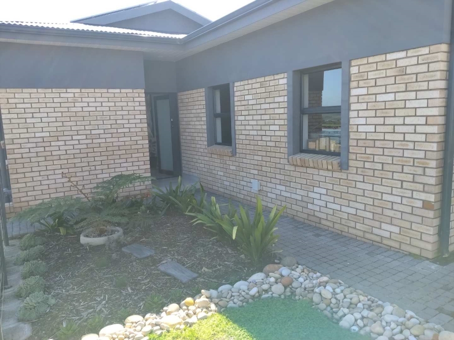 To Let 3 Bedroom Property for Rent in Fraaiuitsig Western Cape